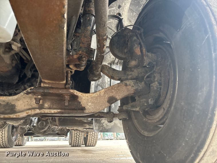 image for item FG1055 2016 Mack CXU613 semi truck