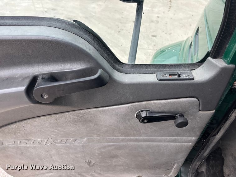 image for item FG1055 2016 Mack CXU613 semi truck