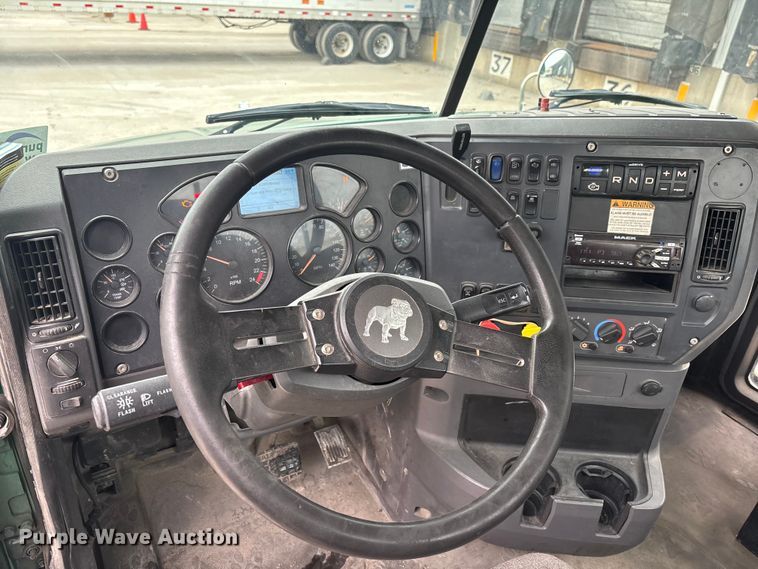 image for item FG1055 2016 Mack CXU613 semi truck