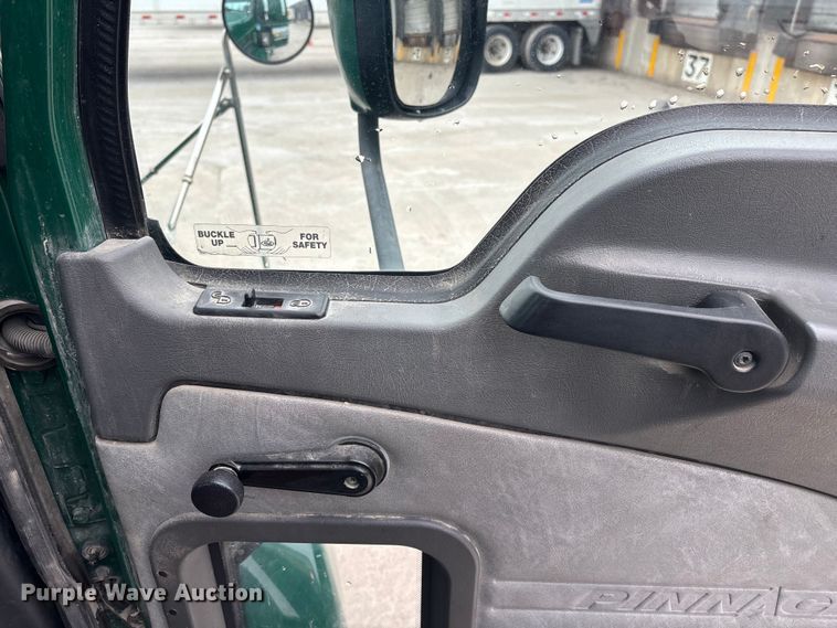 image for item FG1055 2016 Mack CXU613 semi truck