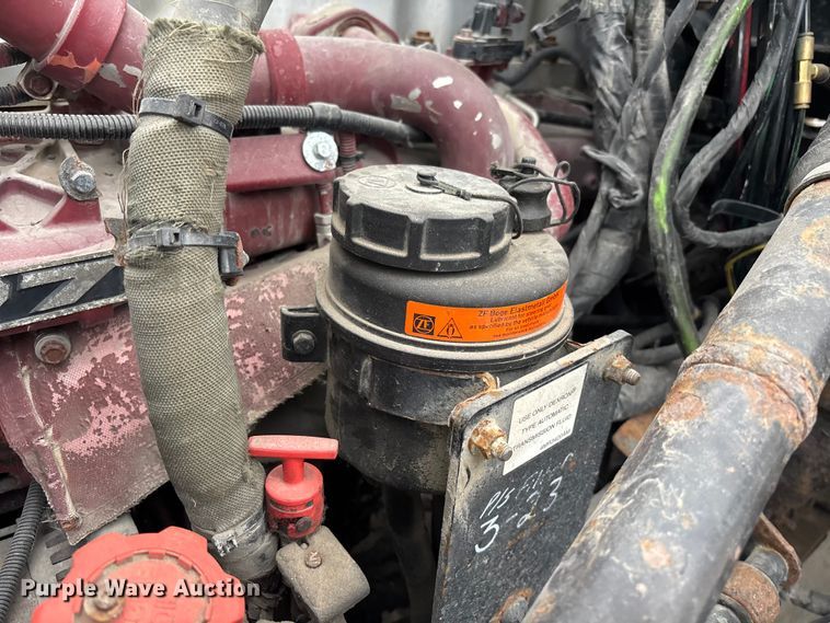 image for item FG1055 2016 Mack CXU613 semi truck