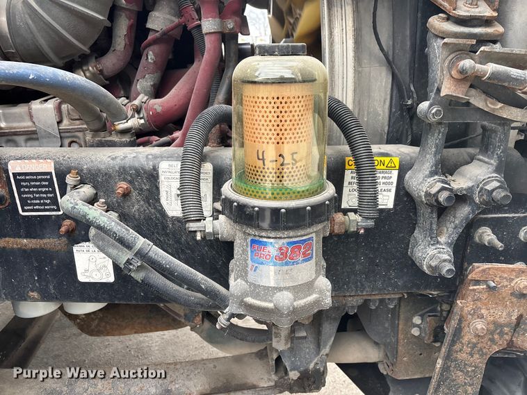 image for item FG1055 2016 Mack CXU613 semi truck