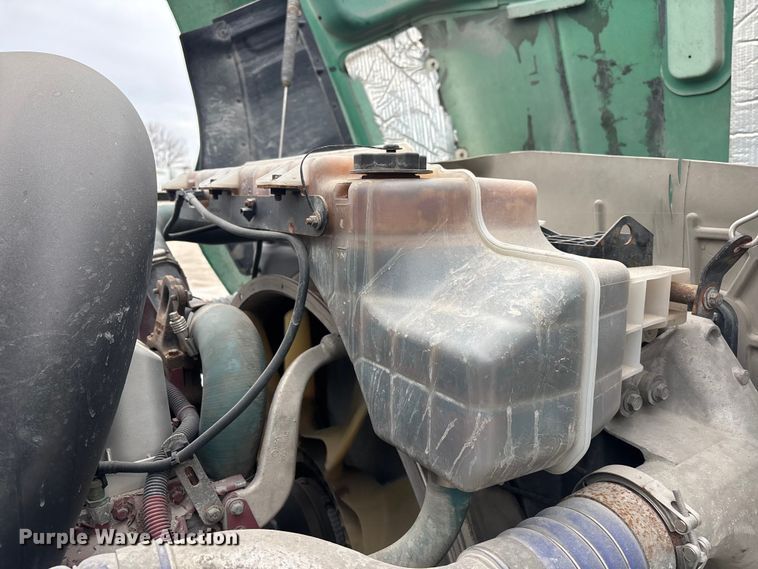 image for item FG1055 2016 Mack CXU613 semi truck