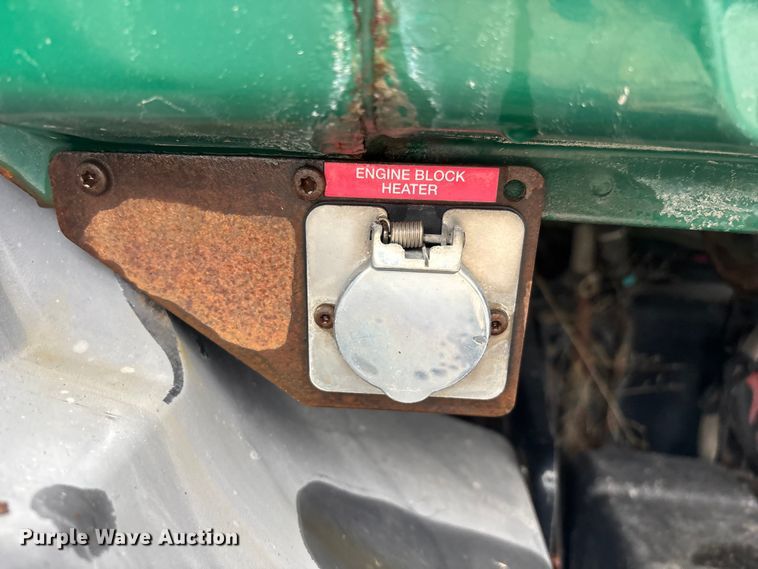 image for item FG1055 2016 Mack CXU613 semi truck