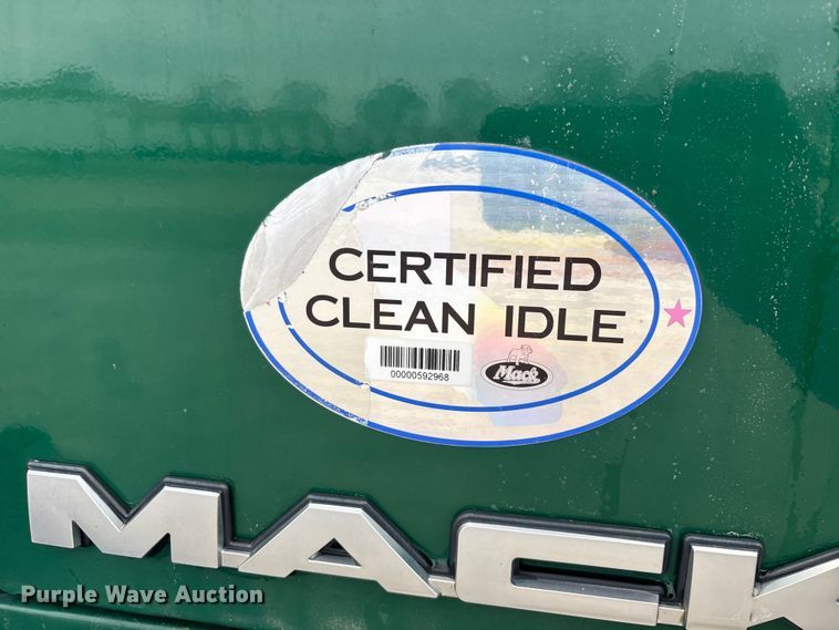 image for item FG1055 2016 Mack CXU613 semi truck