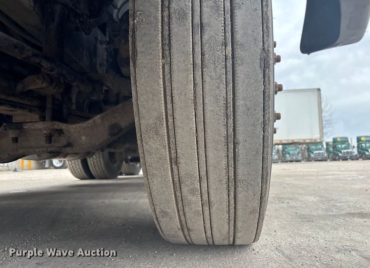 image for item FG1055 2016 Mack CXU613 semi truck