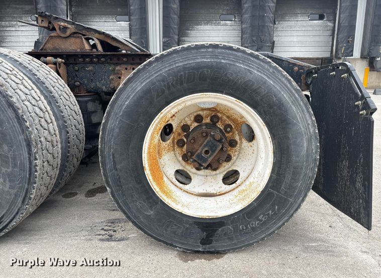 image for item FG1055 2016 Mack CXU613 semi truck