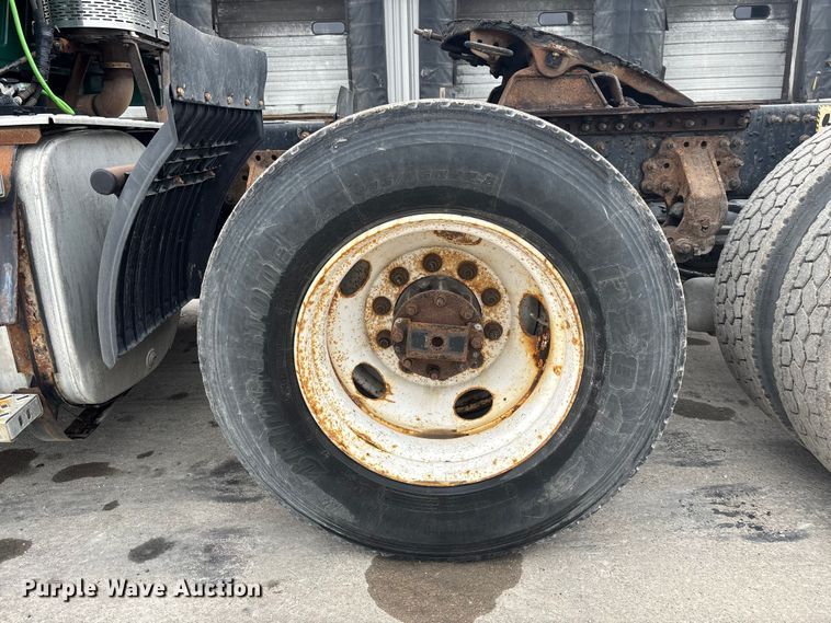 image for item FG1055 2016 Mack CXU613 semi truck