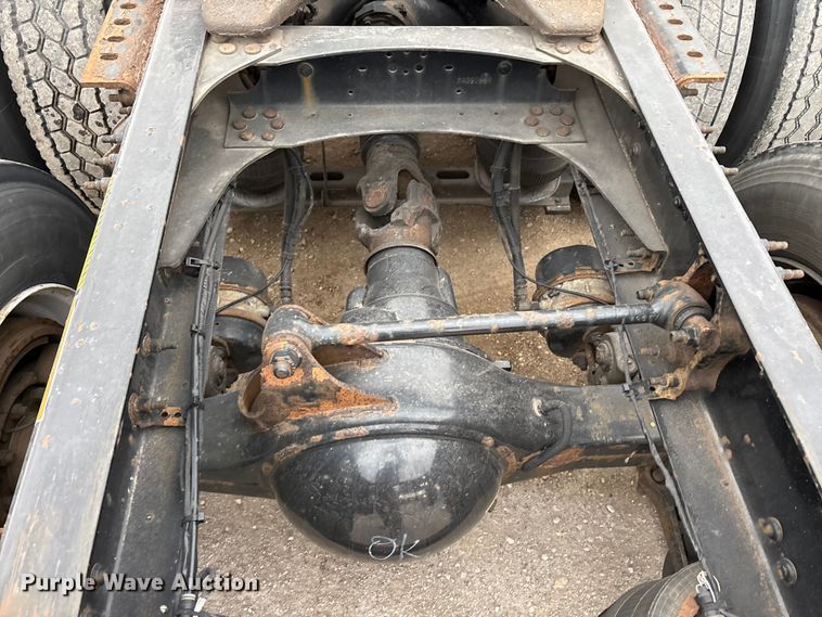 image for item FG1056 2016 Mack CXU613 semi truck