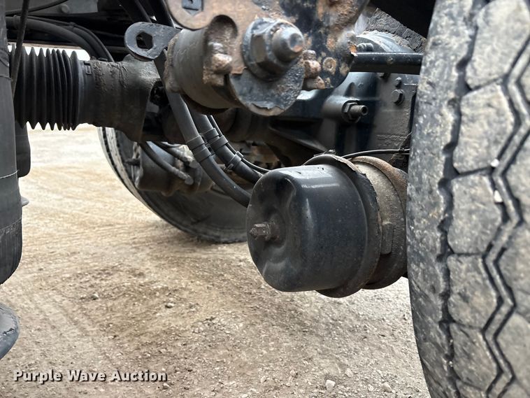 image for item FG1056 2016 Mack CXU613 semi truck