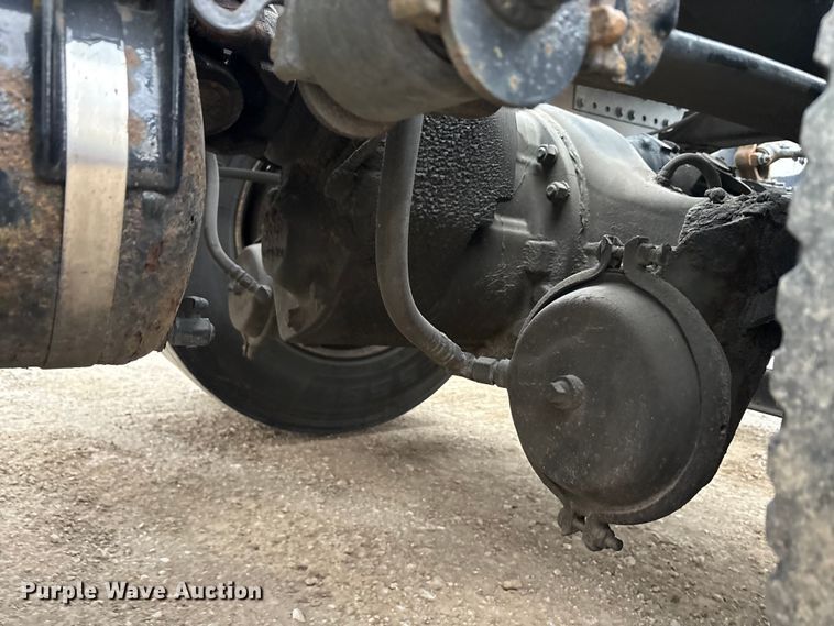 image for item FG1056 2016 Mack CXU613 semi truck