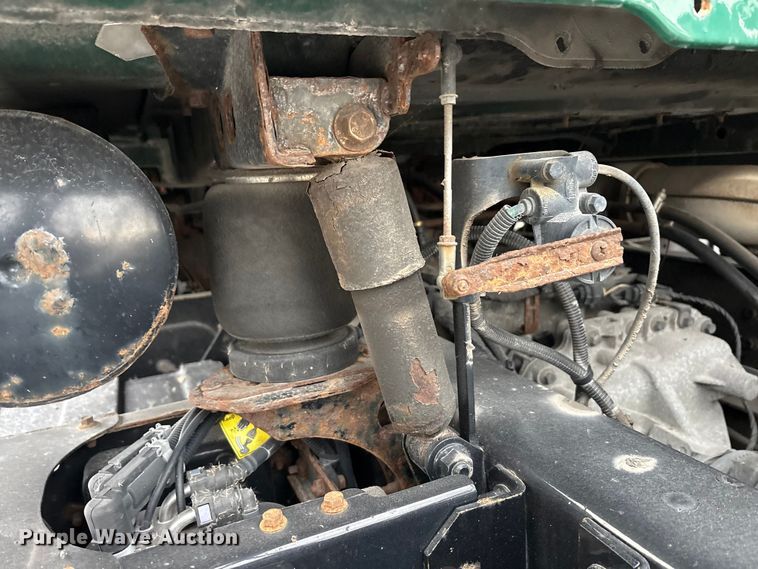 image for item FG1056 2016 Mack CXU613 semi truck