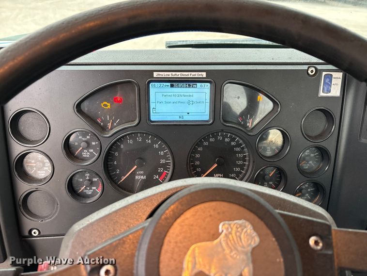 image for item FG1056 2016 Mack CXU613 semi truck