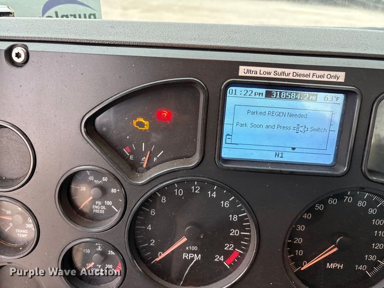 image for item FG1056 2016 Mack CXU613 semi truck