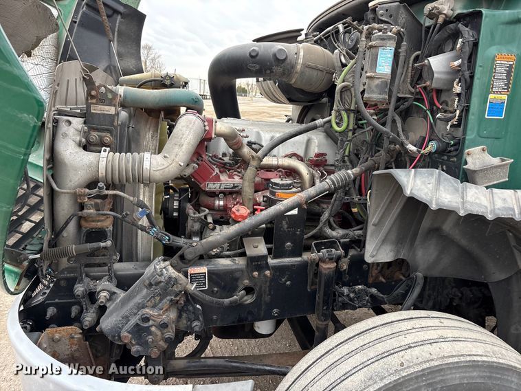 image for item FG1056 2016 Mack CXU613 semi truck