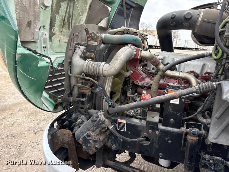 image for item FG1056 2016 Mack CXU613 semi truck