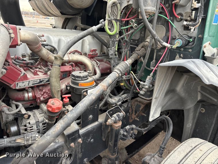 image for item FG1056 2016 Mack CXU613 semi truck