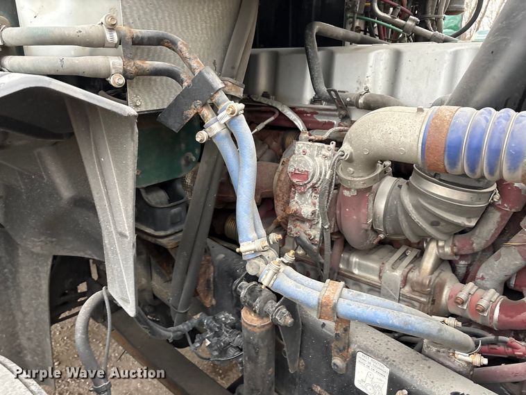 image for item FG1056 2016 Mack CXU613 semi truck