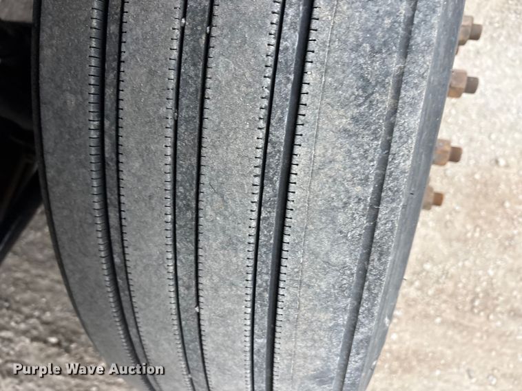 image for item FG1056 2016 Mack CXU613 semi truck