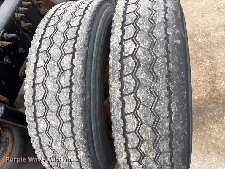 image for item FG1056 2016 Mack CXU613 semi truck