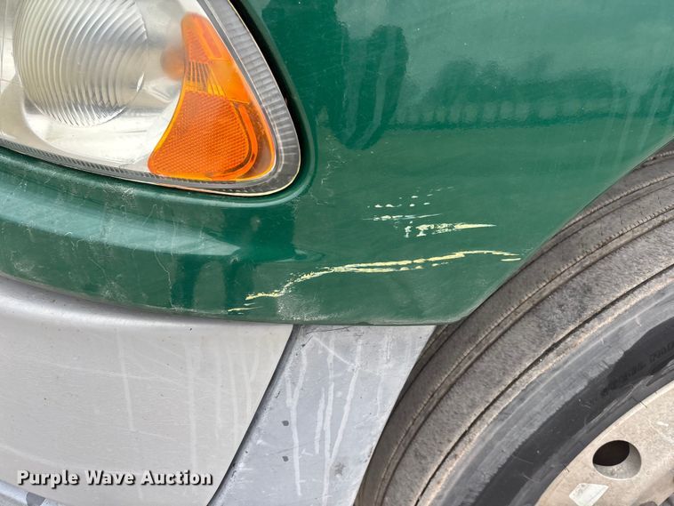 image for item FG1057 2016 Mack CXU613 semi truck