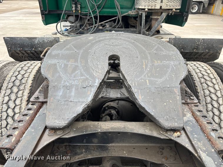 image for item FG1057 2016 Mack CXU613 semi truck