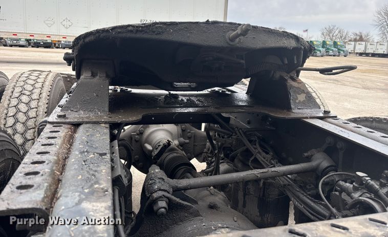 image for item FG1057 2016 Mack CXU613 semi truck