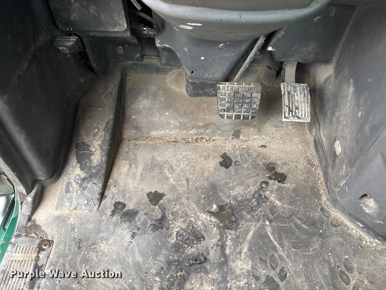 image for item FG1057 2016 Mack CXU613 semi truck