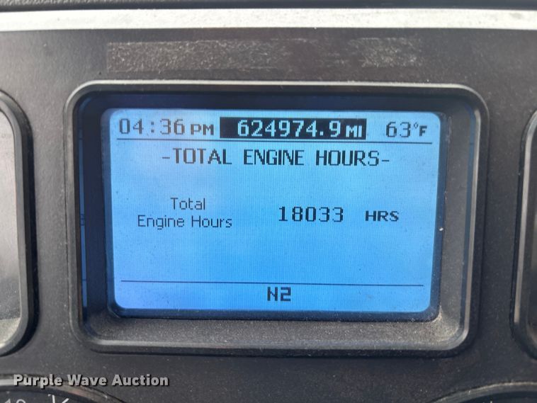 image for item FG1057 2016 Mack CXU613 semi truck