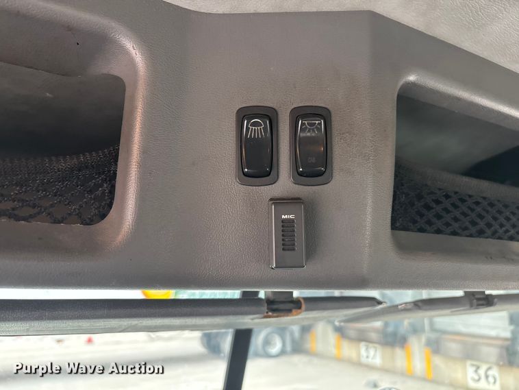 image for item FG1057 2016 Mack CXU613 semi truck