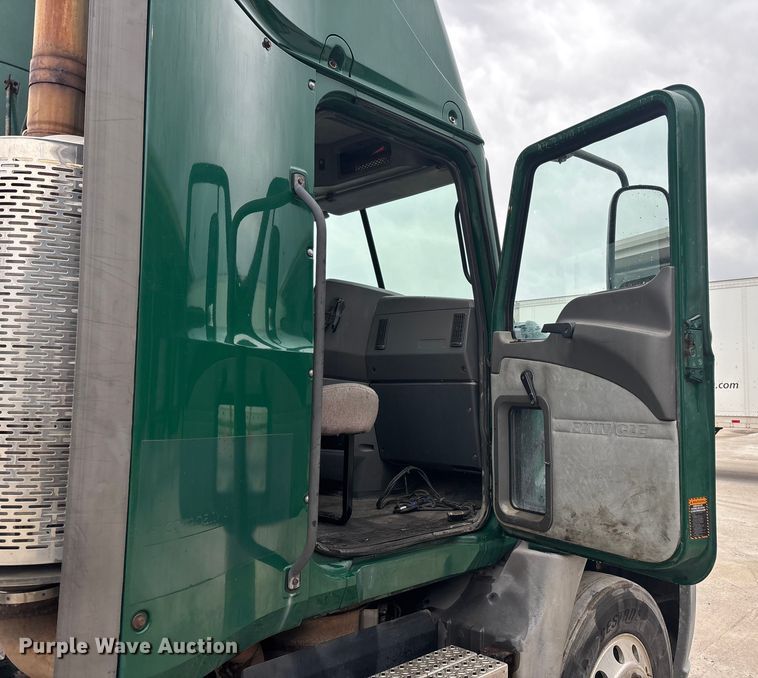 image for item FG1057 2016 Mack CXU613 semi truck