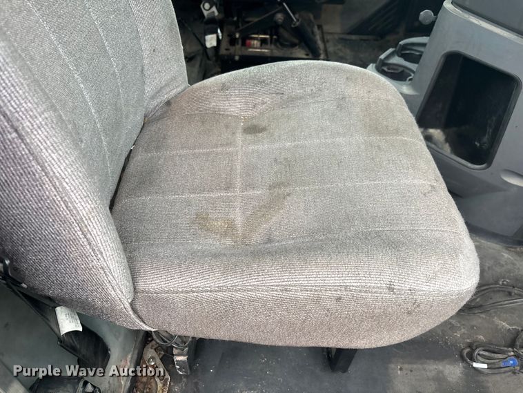 image for item FG1057 2016 Mack CXU613 semi truck