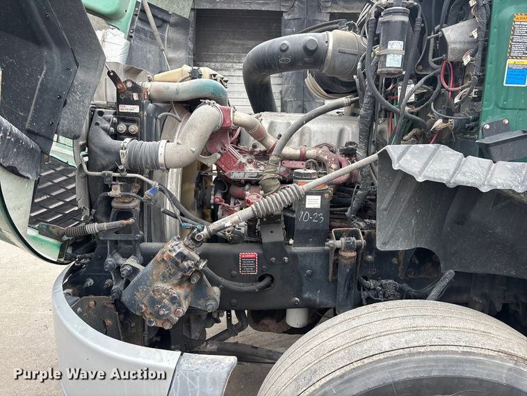 image for item FG1057 2016 Mack CXU613 semi truck