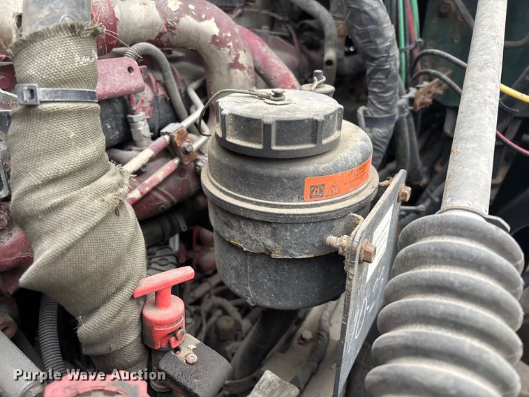 image for item FG1057 2016 Mack CXU613 semi truck