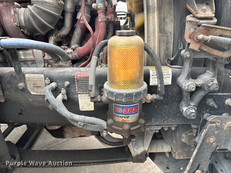 image for item FG1057 2016 Mack CXU613 semi truck