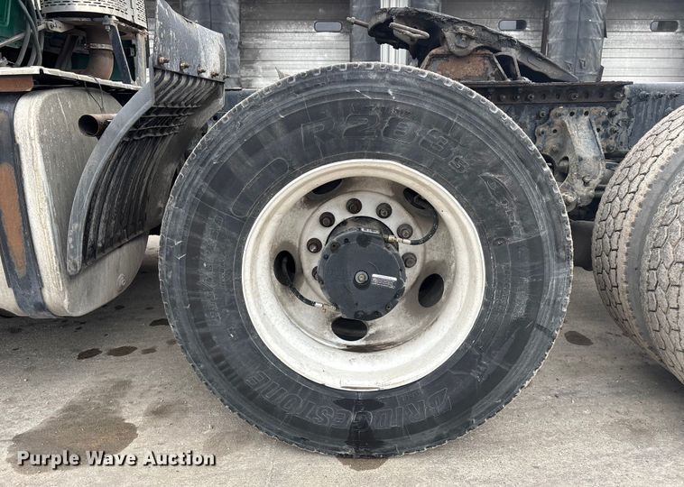 image for item FG1057 2016 Mack CXU613 semi truck