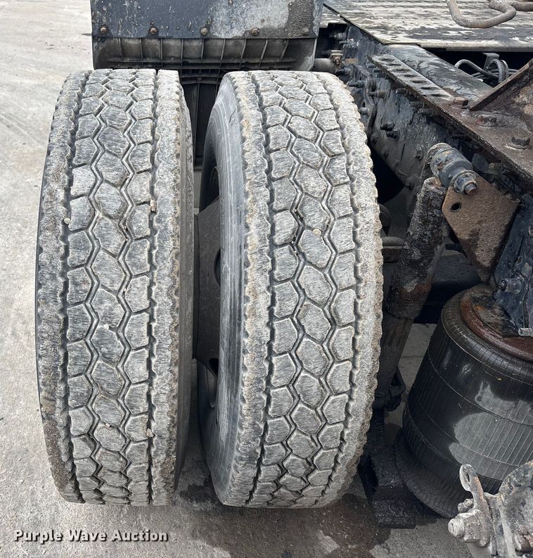 image for item FG1057 2016 Mack CXU613 semi truck