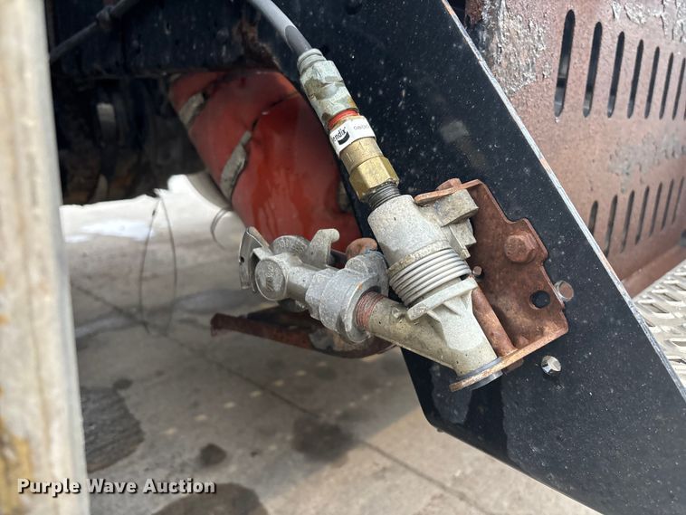 image for item FG1058 2016 Mack CXU613 semi truck