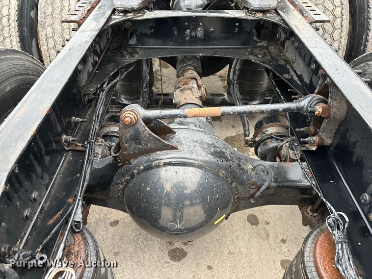 image for item FG1058 2016 Mack CXU613 semi truck