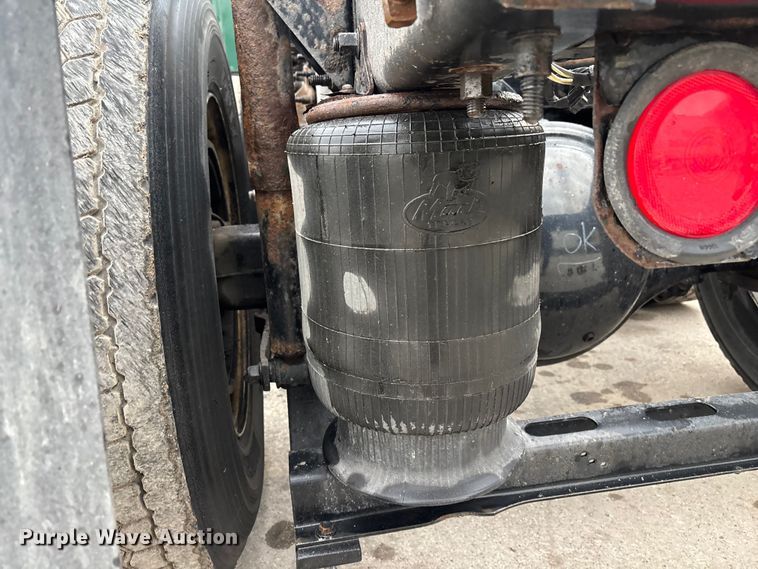 image for item FG1058 2016 Mack CXU613 semi truck