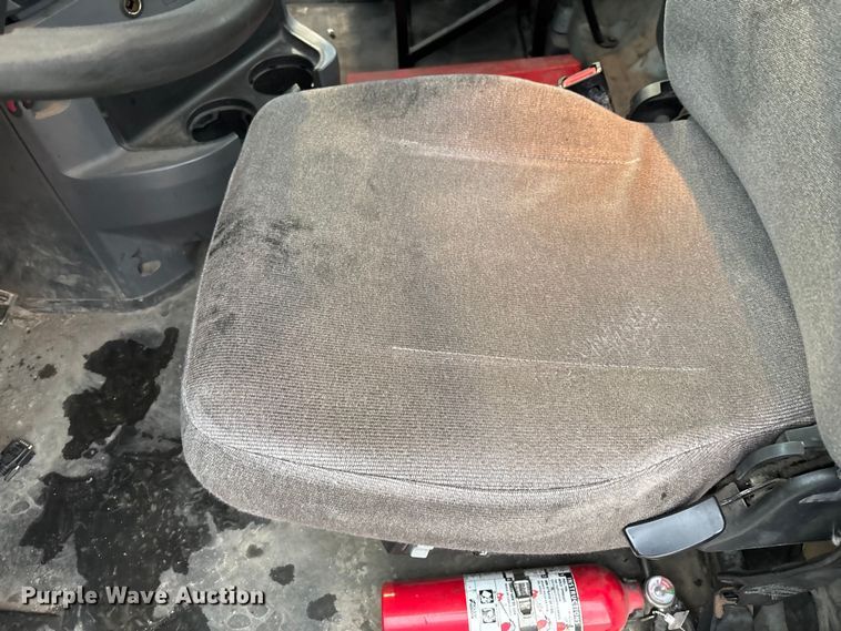 image for item FG1058 2016 Mack CXU613 semi truck