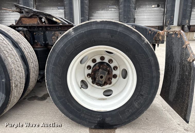 image for item FG1058 2016 Mack CXU613 semi truck