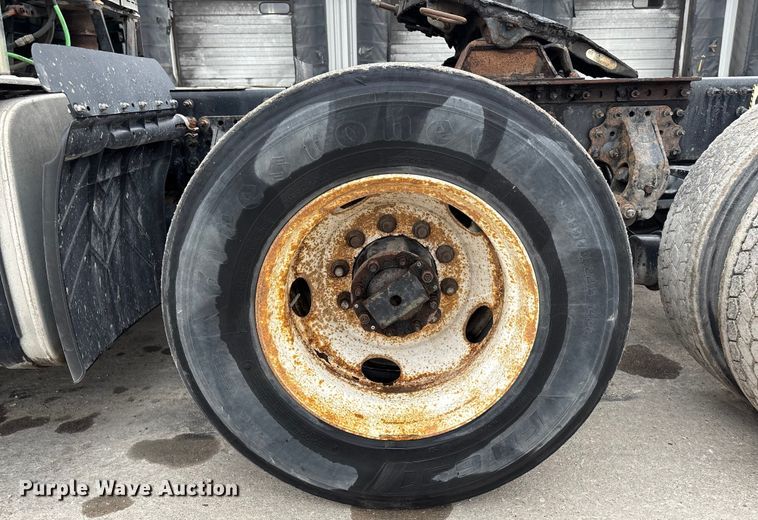 image for item FG1058 2016 Mack CXU613 semi truck