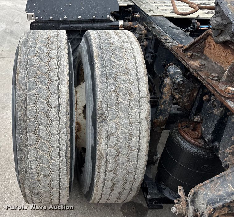 image for item FG1058 2016 Mack CXU613 semi truck