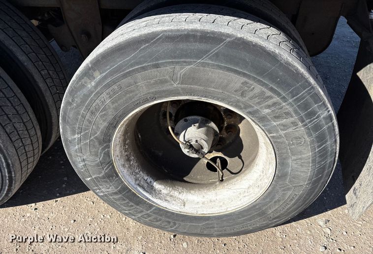 image for item FG1059 2013 Strick dry van trailer