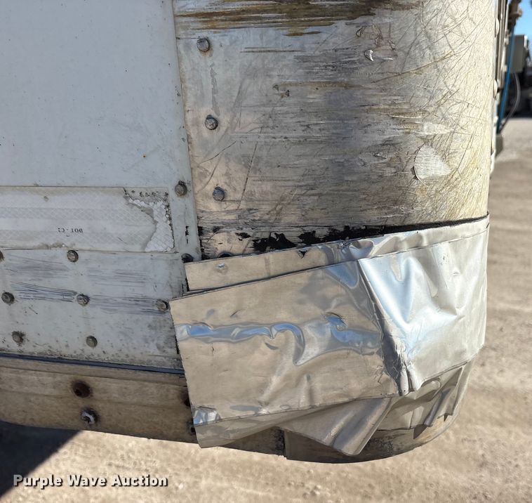 image for item FG1063 2009 Wabash dry van trailer