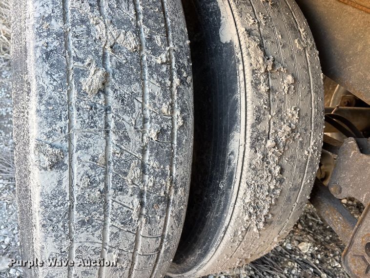 image for item FG1064 2013 Strick dry van trailer