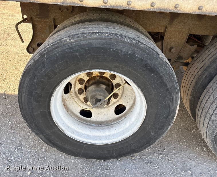 image for item FG1065 2013 Strick dry van trailer