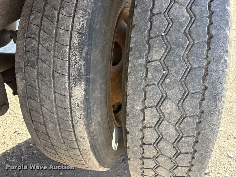 image for item FG1065 2013 Strick dry van trailer