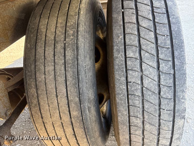 image for item FG1065 2013 Strick dry van trailer